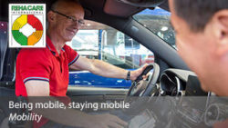 Photo: Man in a customized car; Copyright: Messe Düsseldorf